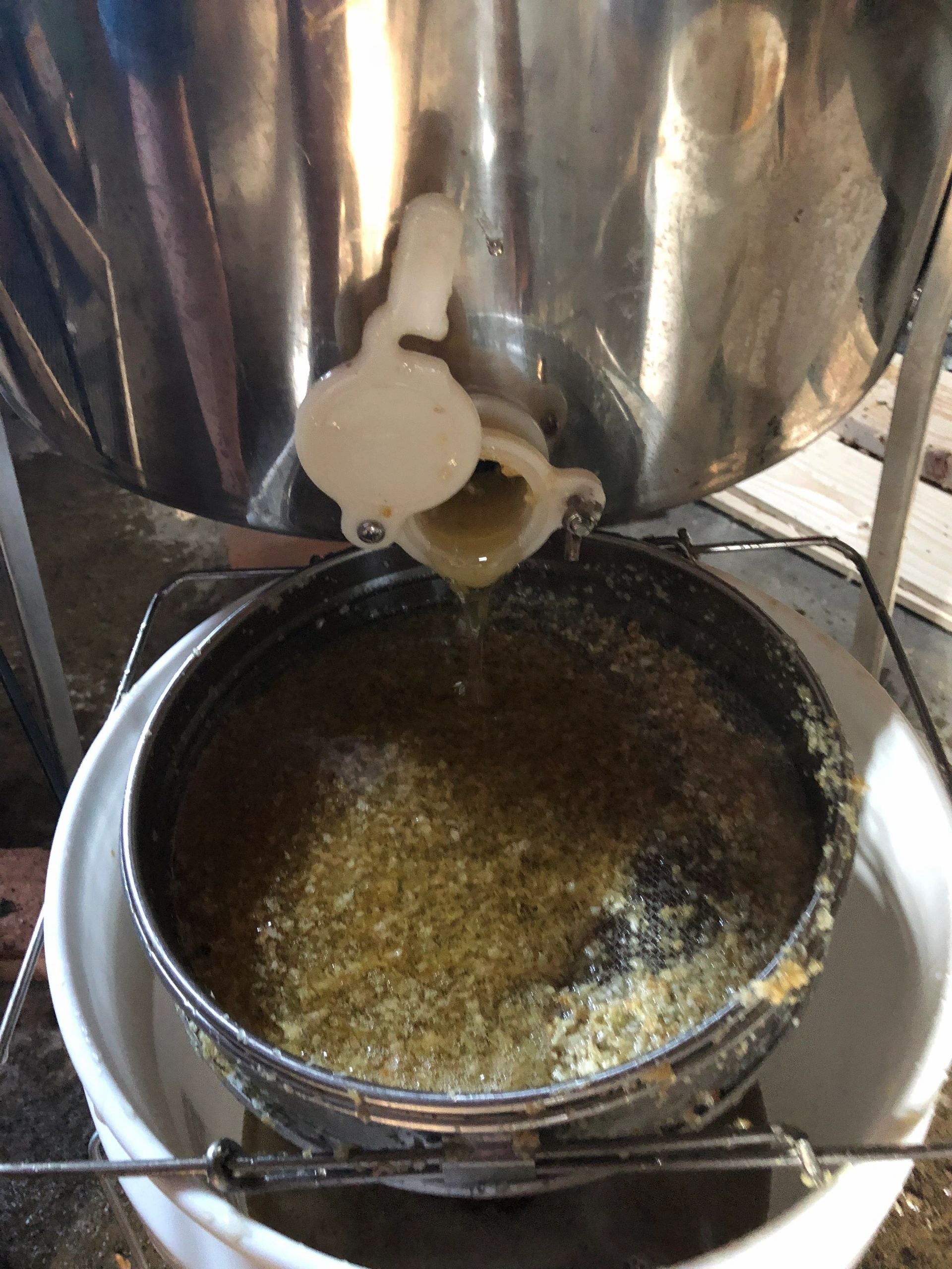 Honey Processing and Extraction